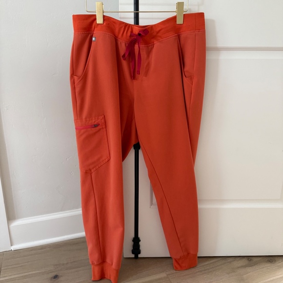 FIGS Zamora SUNSET ORANGE Jogger Scrub Pants - Size Large Petite - Picture 1 of 5